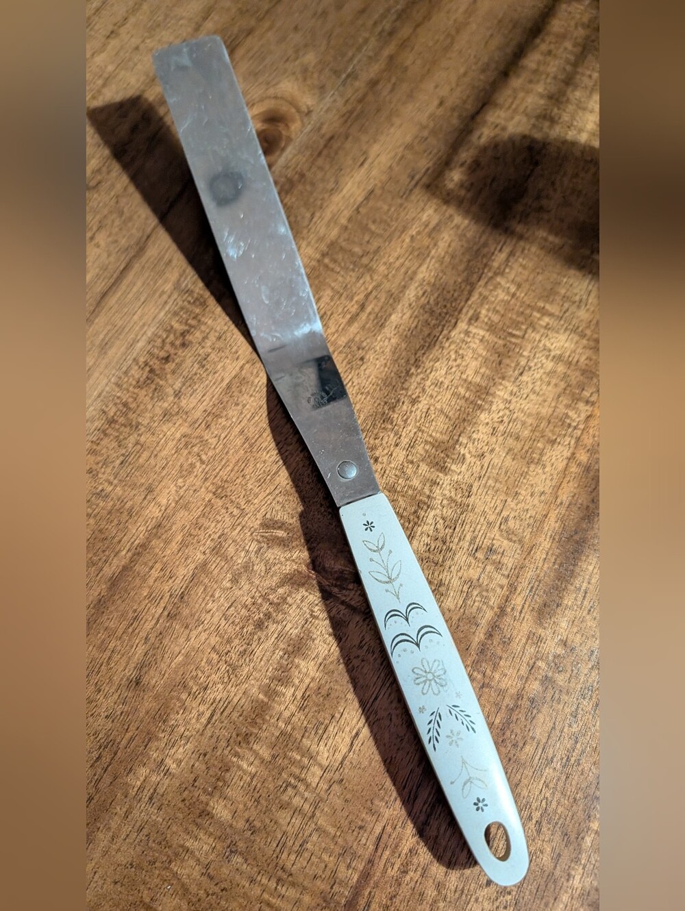 vintage Ekco Flint "Harvest Wheat" small stainless steel icing spatula or spread